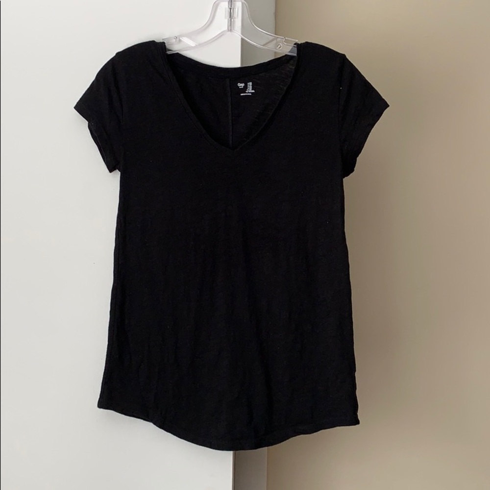 Gap Women’s V-Neck Tee
